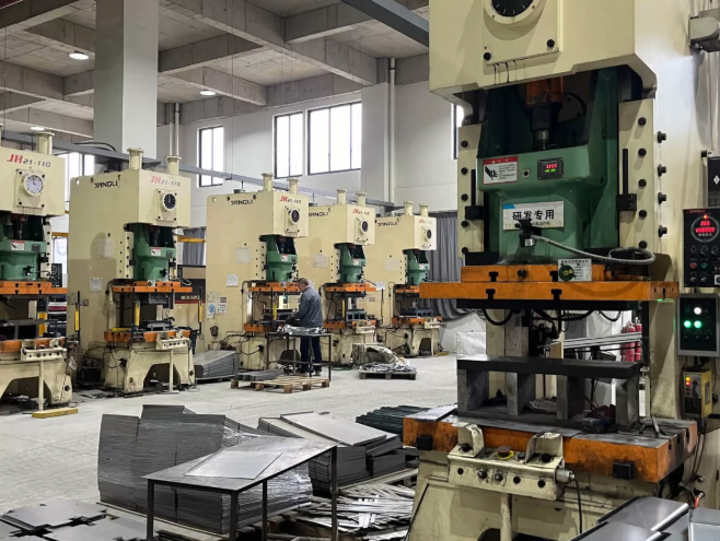 the workshop of Newstar Hardware the workshop of Newstar Hardware