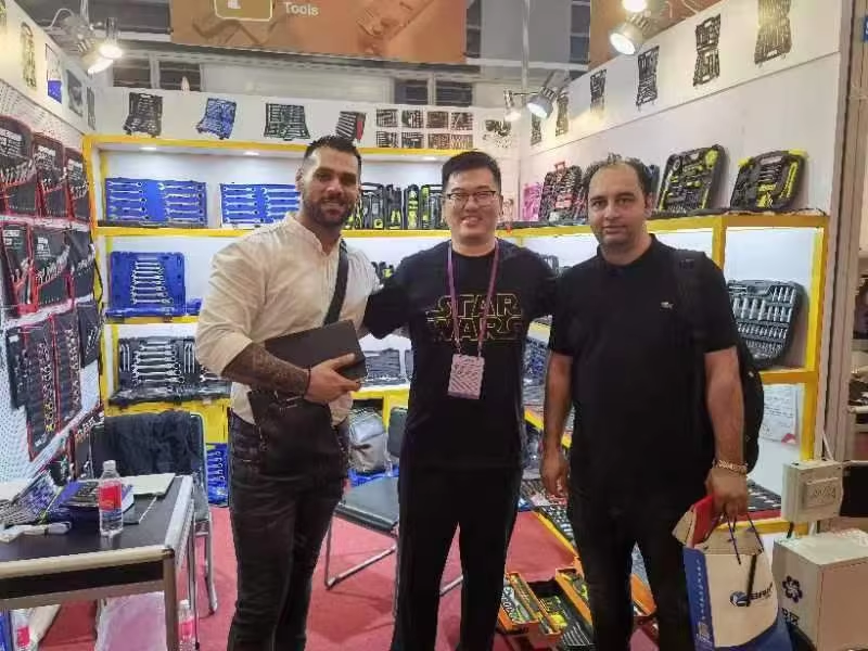 H9c595f1e18554271a5851dd40d8b5412f