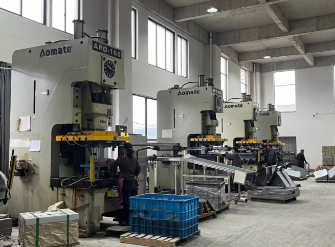 the workshop of Newstar Hardware