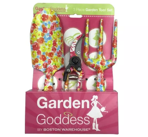 Ағасы ұйықтап жатқанда, ол оның мүшесін сорып алады.